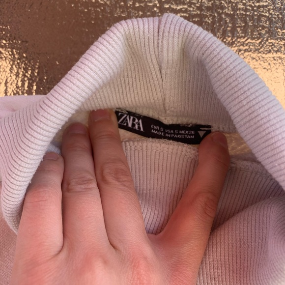 Zara Sweatshirt Turtleneck - Picture 2 of 2